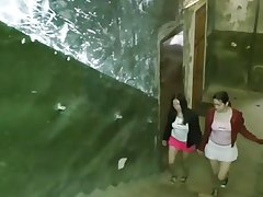 Bniet pjaċir fil-kamra tas-sodda