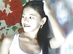 Tits żgħar Asja juru l-pussy