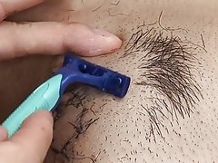 Tifla jħobb foursome forplay ma tennis u dildo