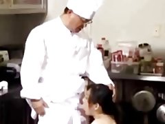 Restaurant Ċiniżi cook fucks waitress milf sħun
